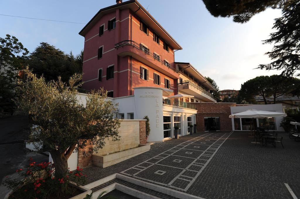 Albergo La Pace Segni Eksteriør bilde